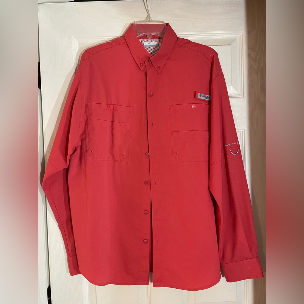 Columbia PFG LS Shirt, Salmon colored, Size Medium.  Excellent condition.
